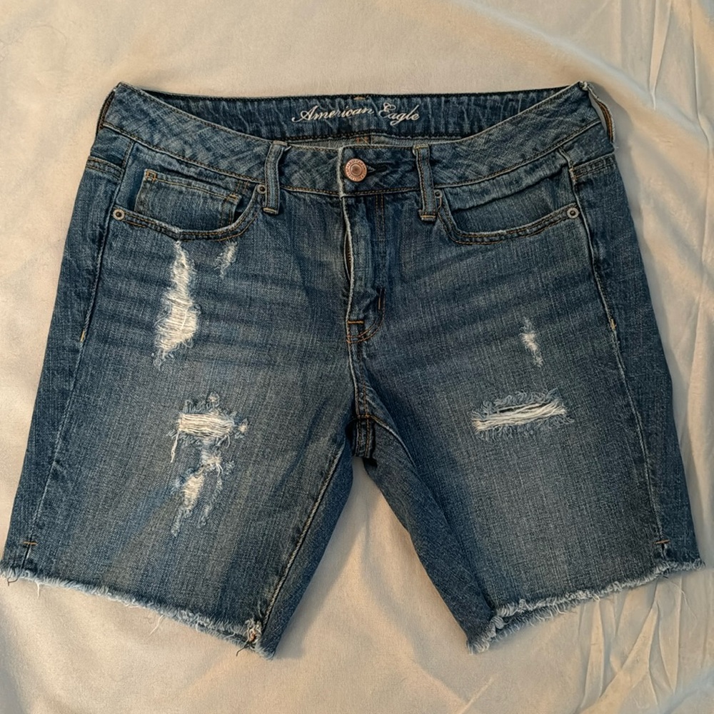 American Eagle Jean Shorts Size 6 Inseam 8”